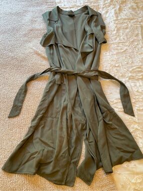 Mossimo Sleeveless Olive Green Duster EUC - size small